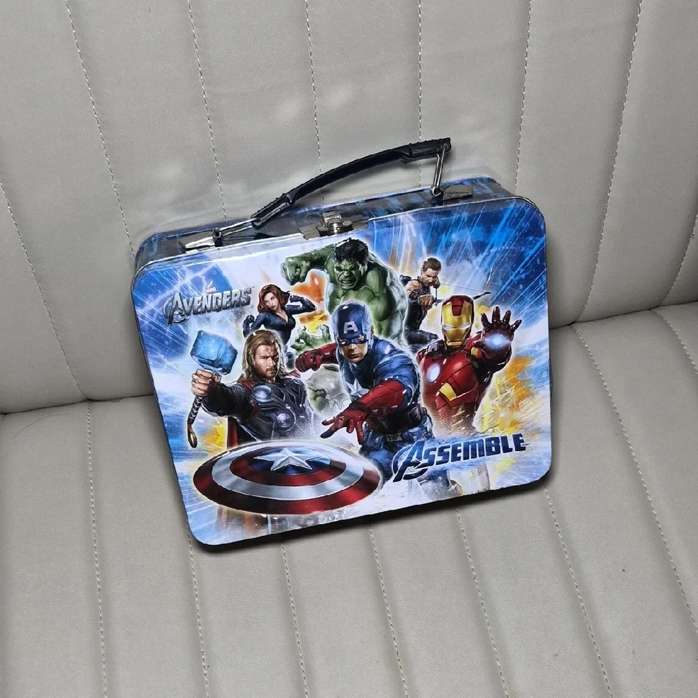 Marvel Avengers Metal Lunchbox - Blue Red